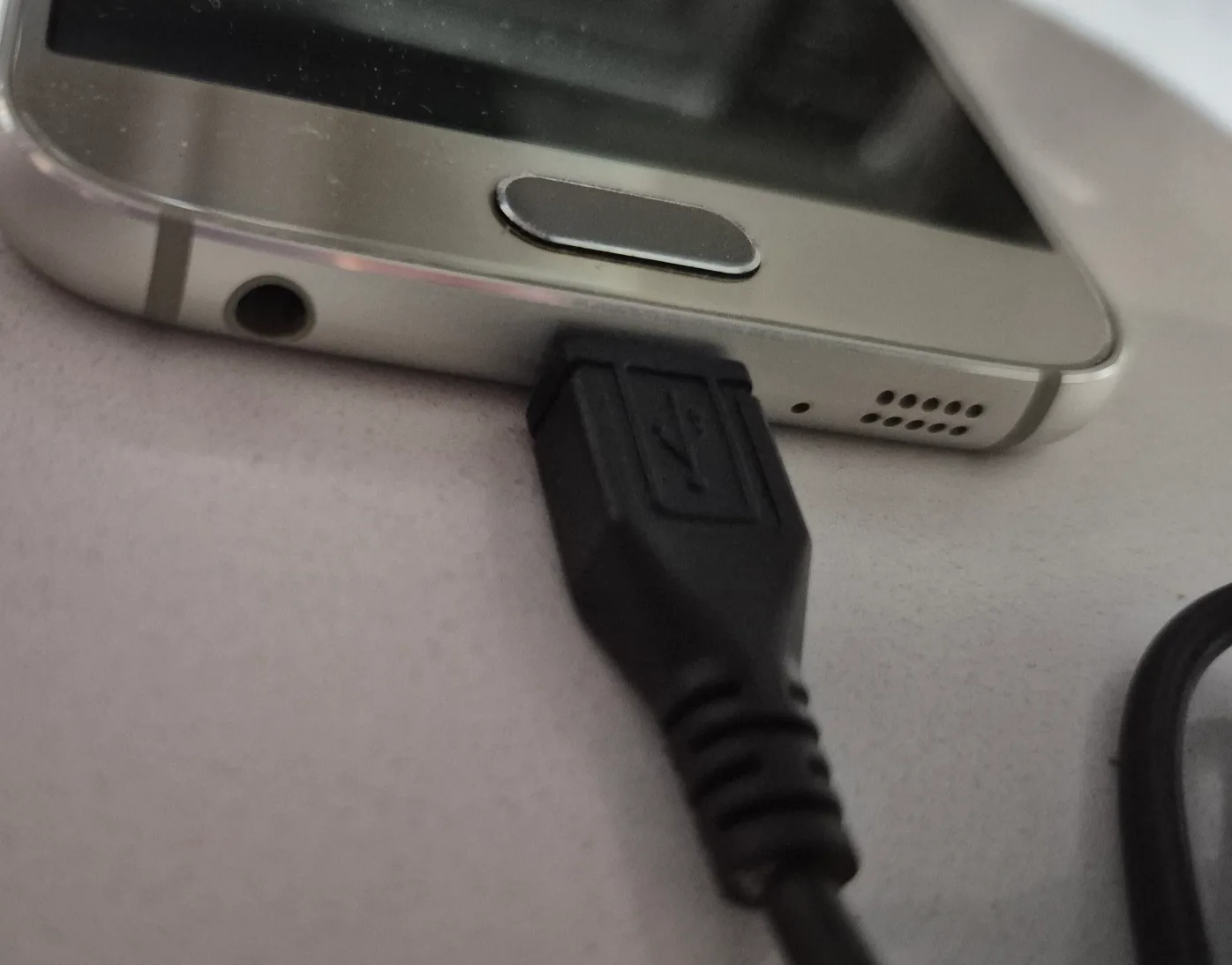 Samsung Galaxy S6 - SM-G920W8 - platinum finish image indicator(2)