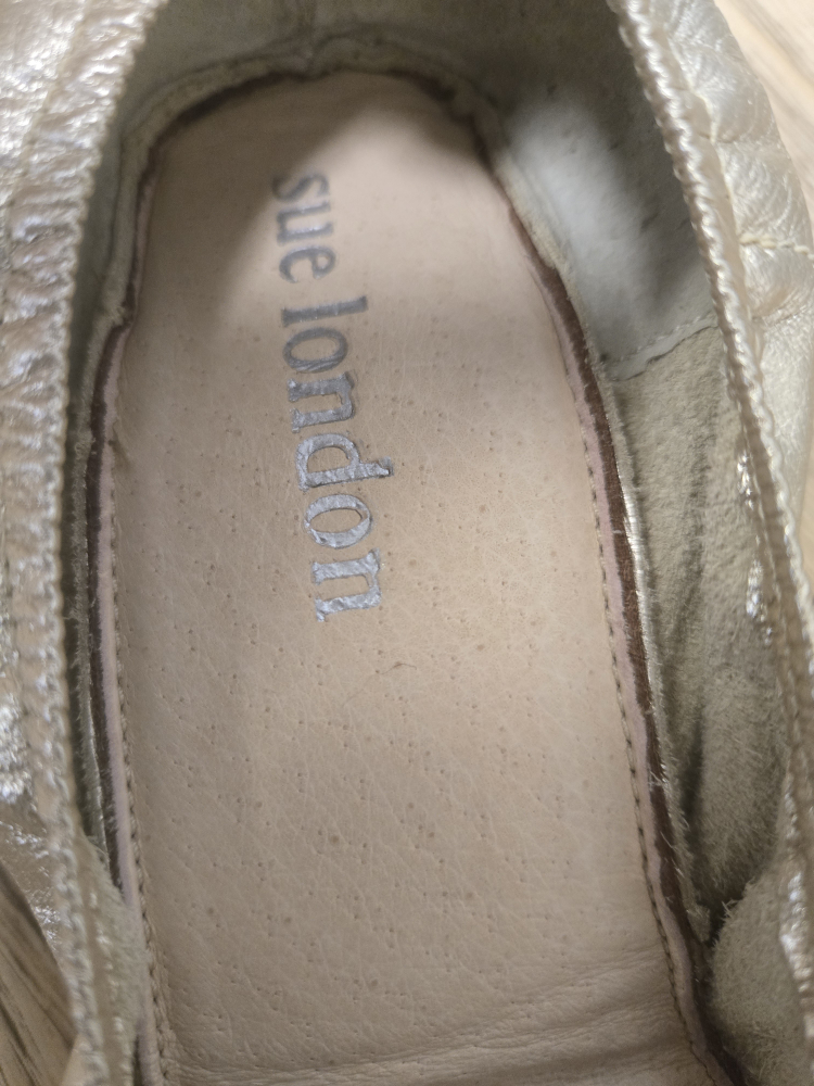 Sue London Gold Ballet Flats - photo 4