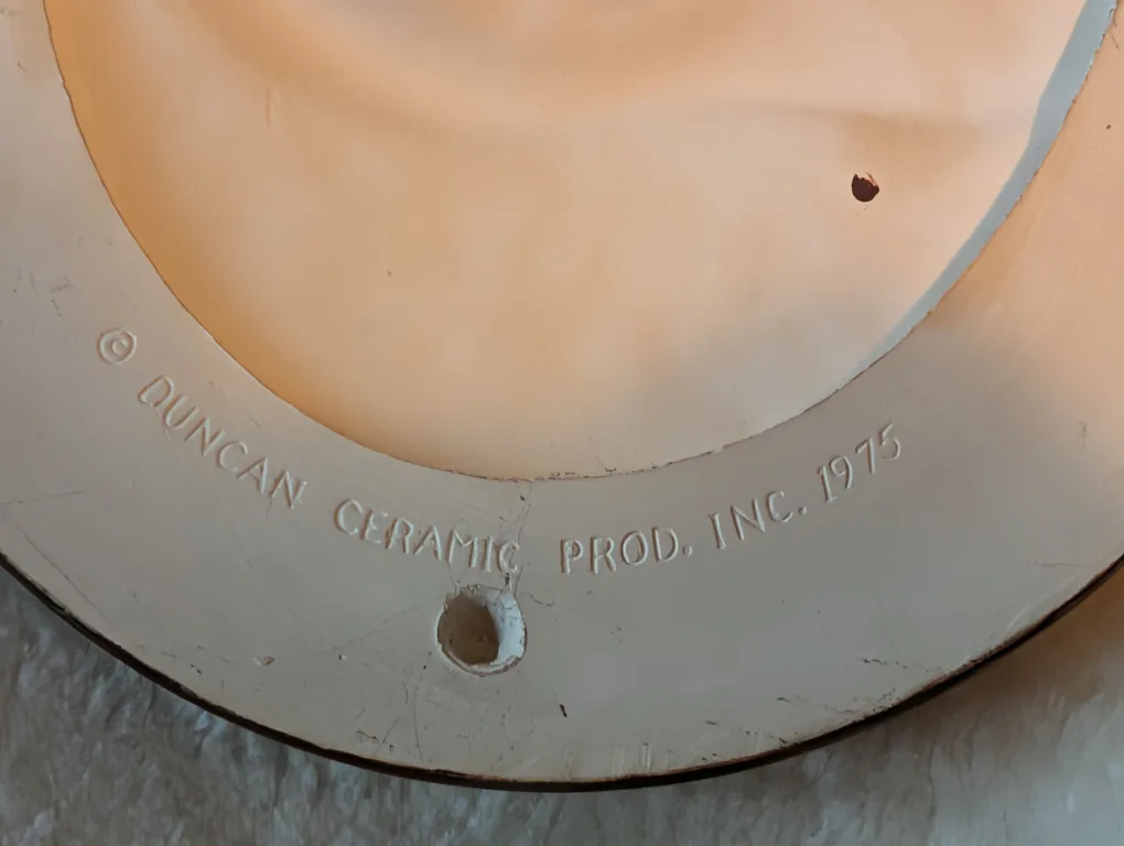 uncan Ceramic Erma Gilliland Wall Cameo image indicator(6)