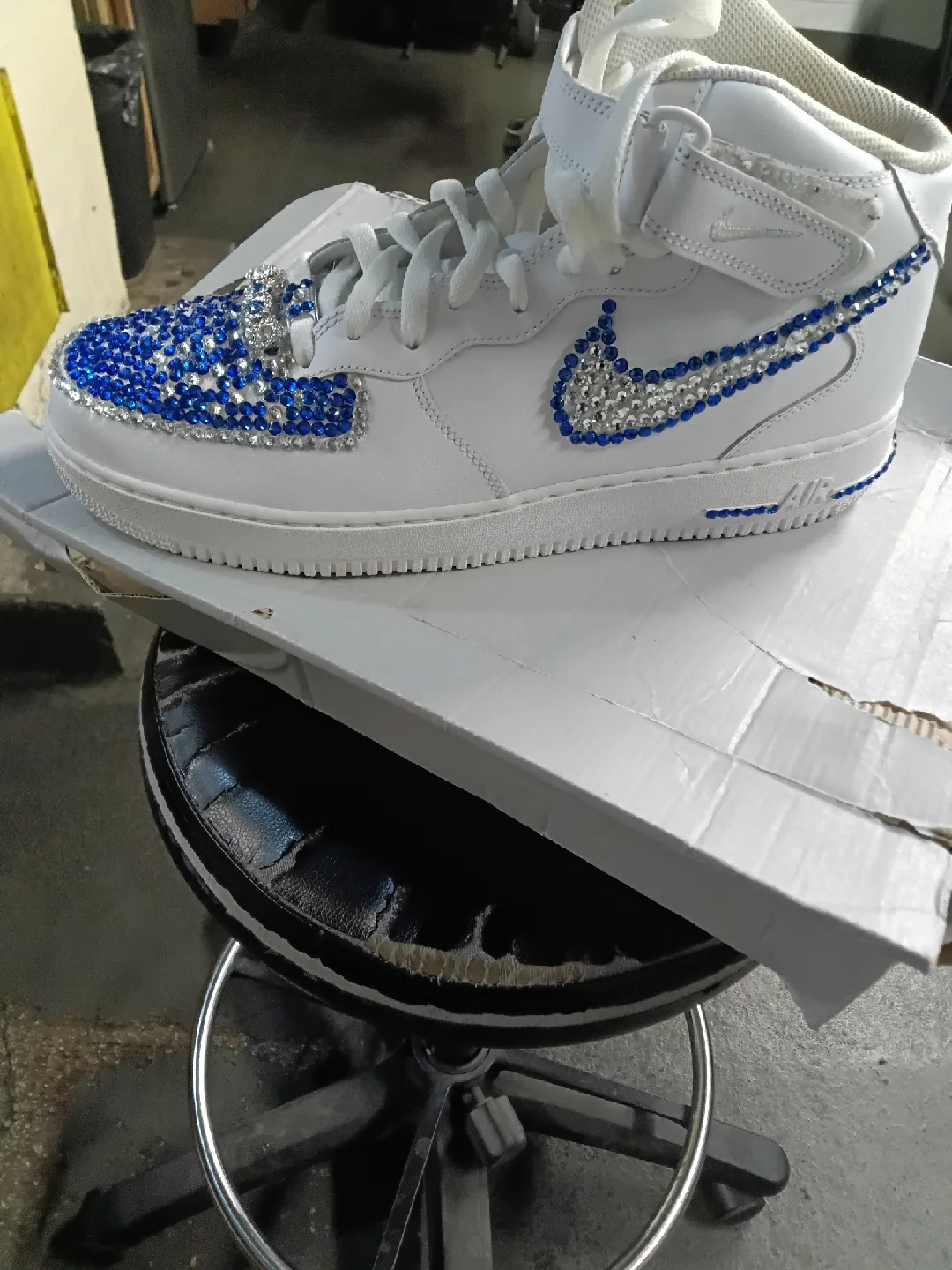 Nike Air Force 1 Custom image indicator(3)