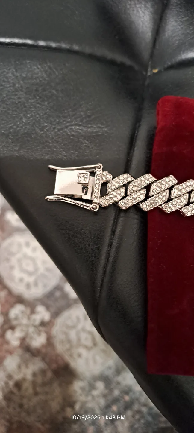 Cuban Link Bracelet image indicator(2)