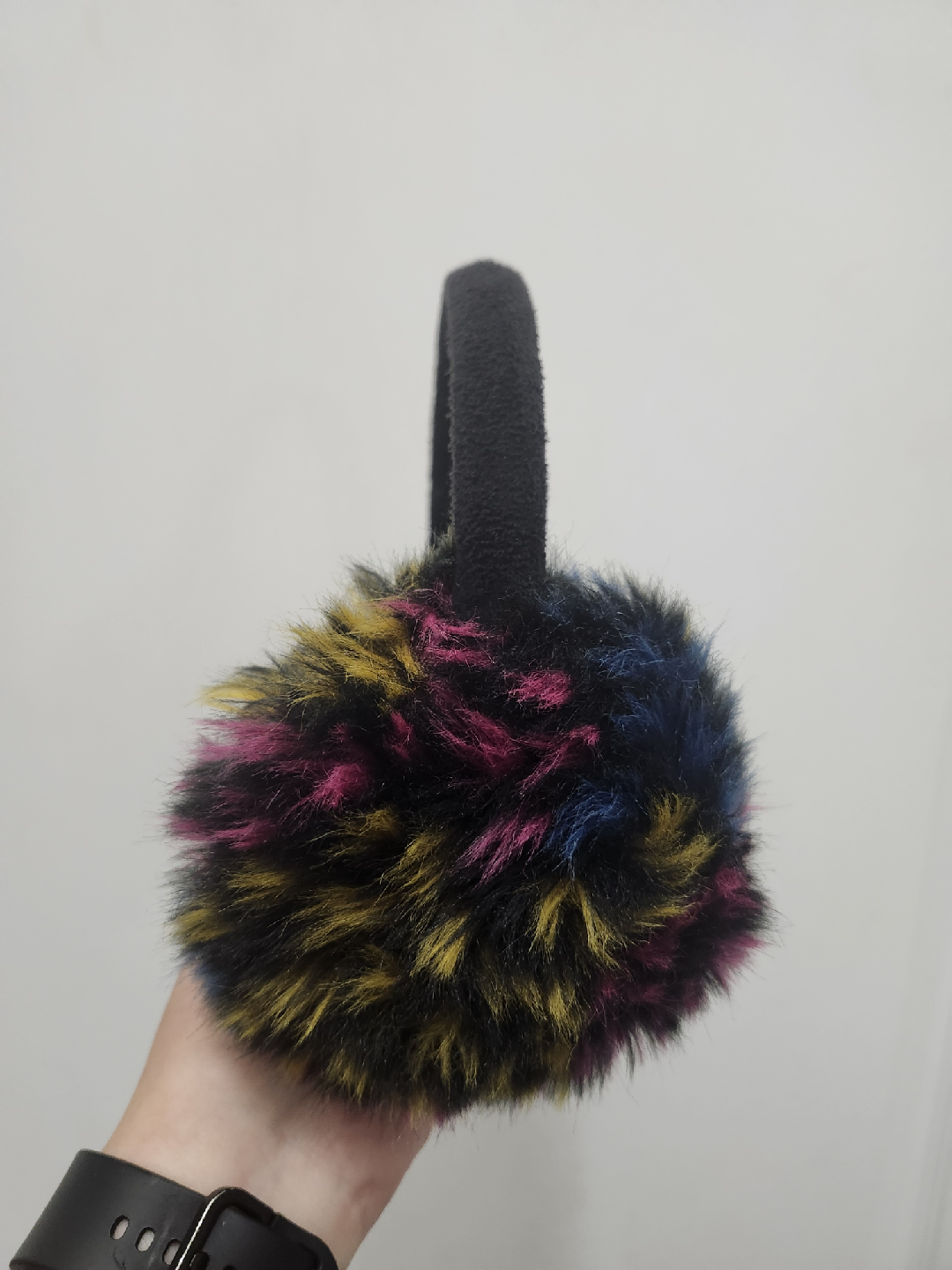 Fluffy ear muffs. Pick up in Kitchener, $5 - photo 2
