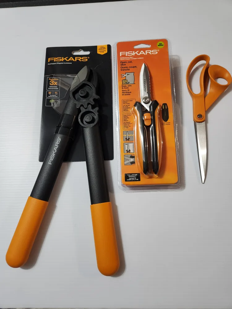 New Fiskars Multipurpose Garden Shears image indicator(3)
