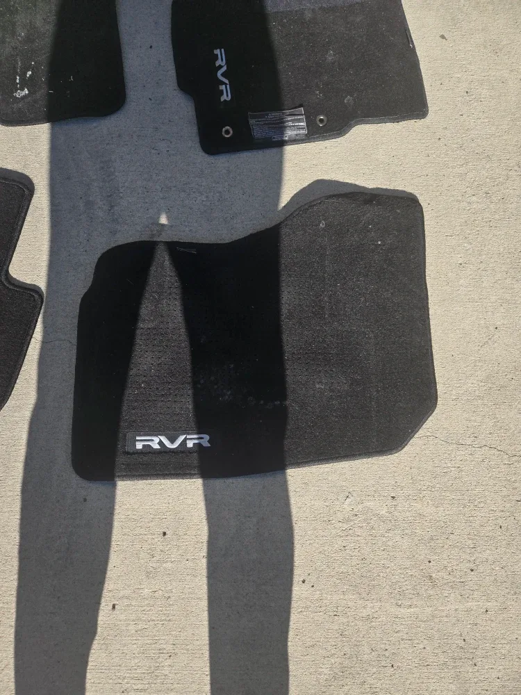 RVR Black Car Floor Mats - Set of 4 image indicator(2)