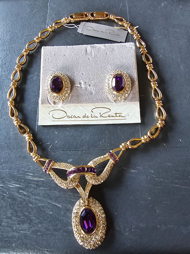 ❤️ Oscar de la Renta Necklace & Earrings Set image indicator(2)