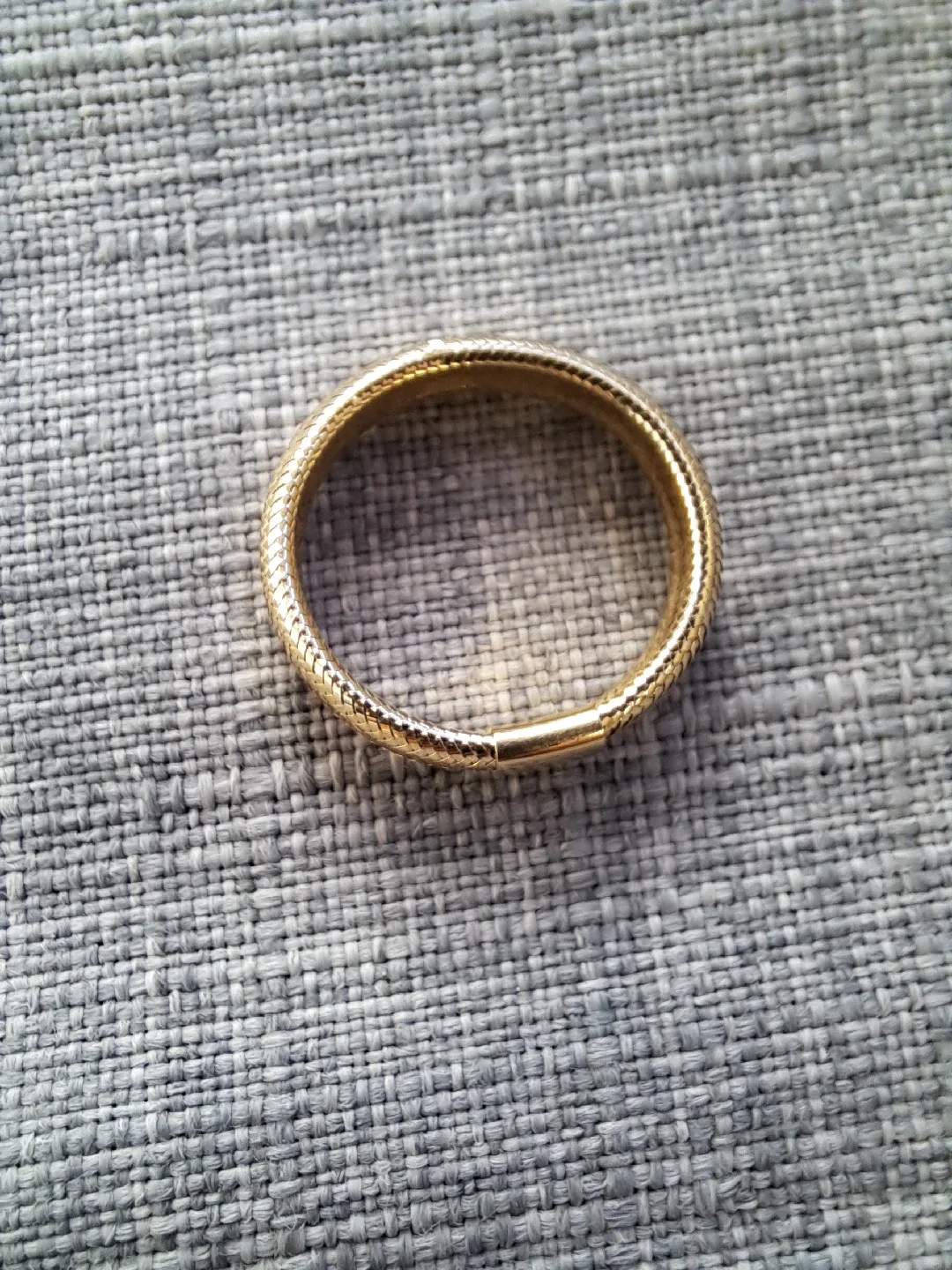 10kt Gold Ring image indicator(2)