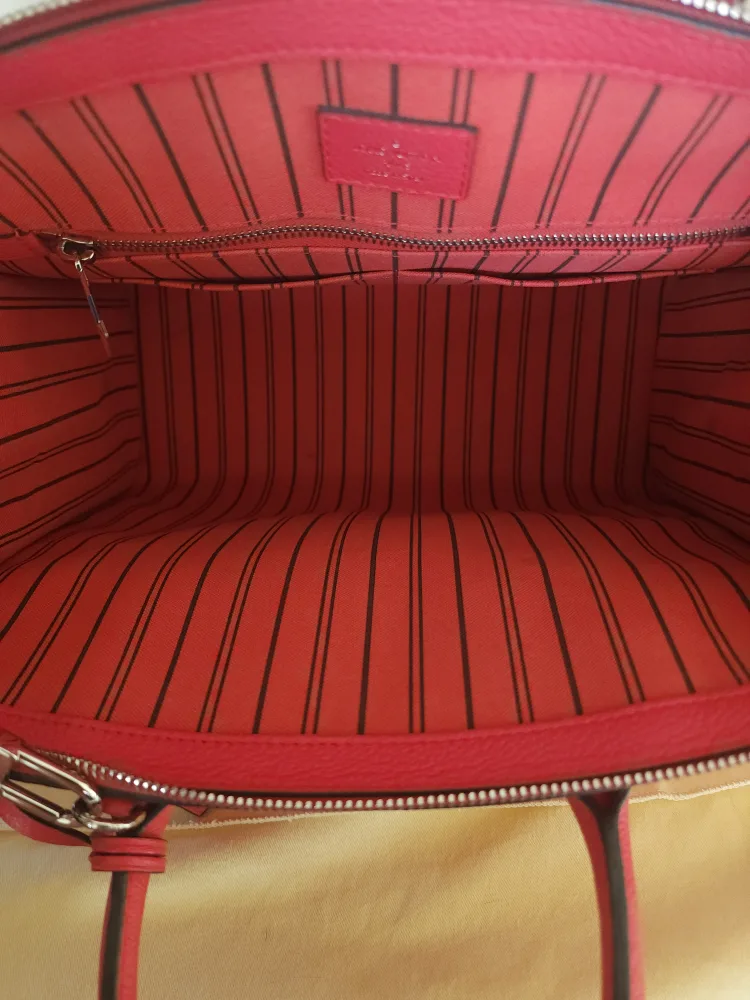 Louis Vuitton Pont Neuf MM in Poppy image indicator(6)