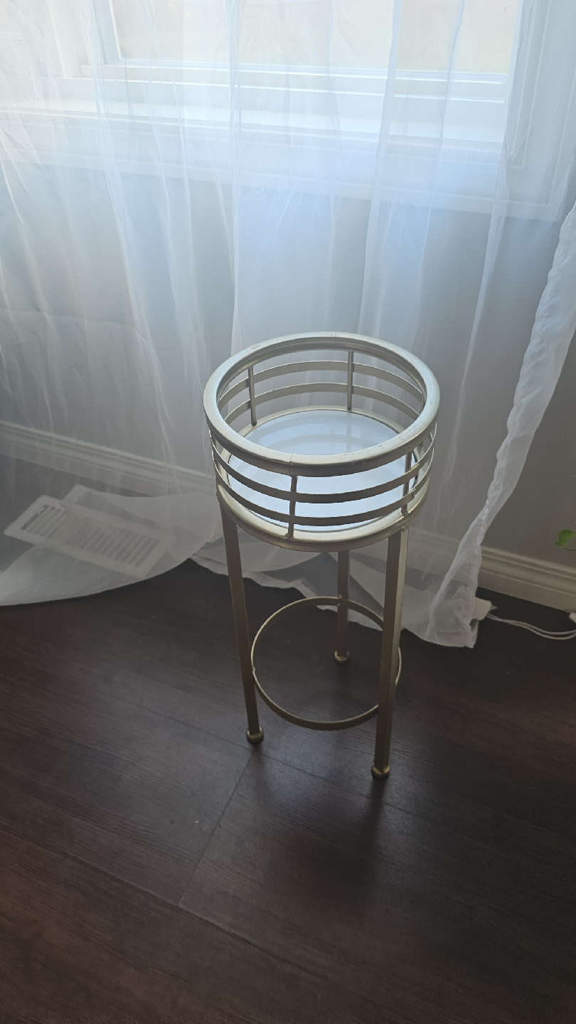 Metal Plant Stand - Gold Colour
