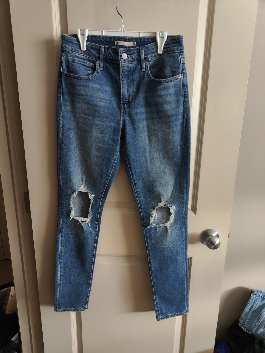 Levi's 721 High Rise Skinny Jeans - Size 28