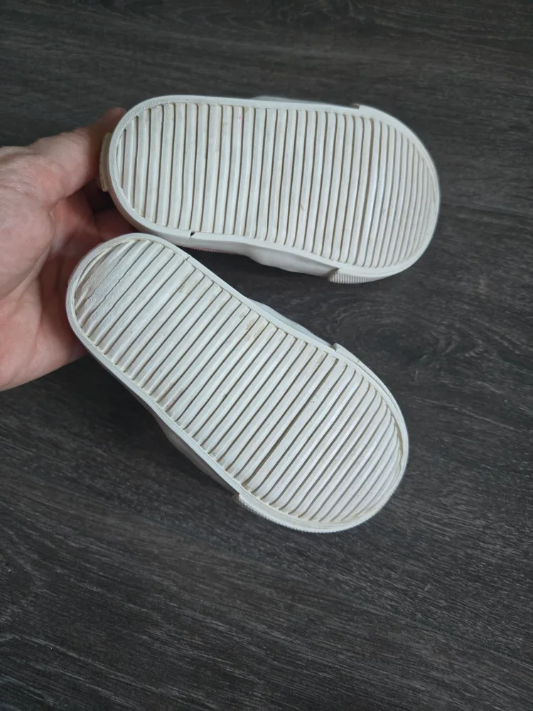 Old Navy Pink Heart Slip-On toddler Shoes size 5 image indicator(4)