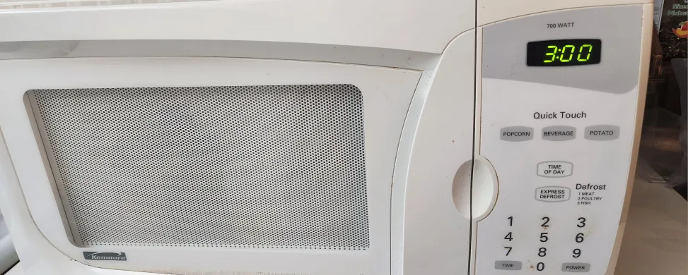 Kenmore 700 Watt Microwave image indicator(2)