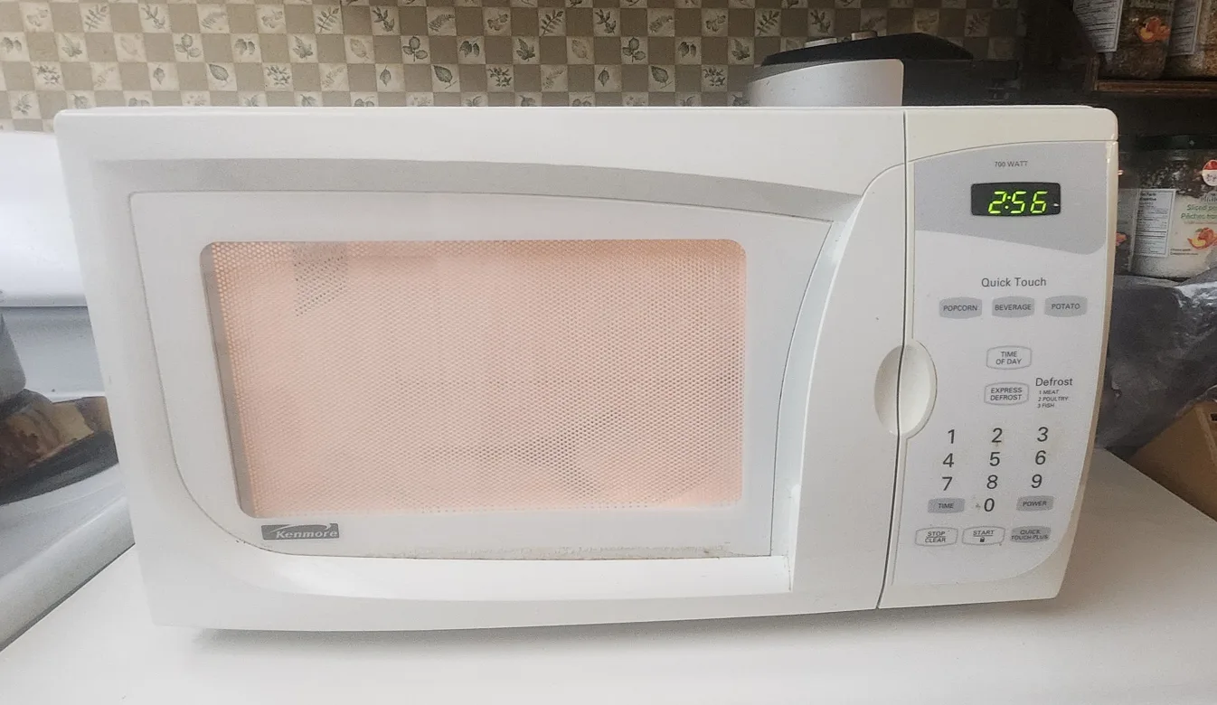 Kenmore 700 Watt Microwave image indicator(3)