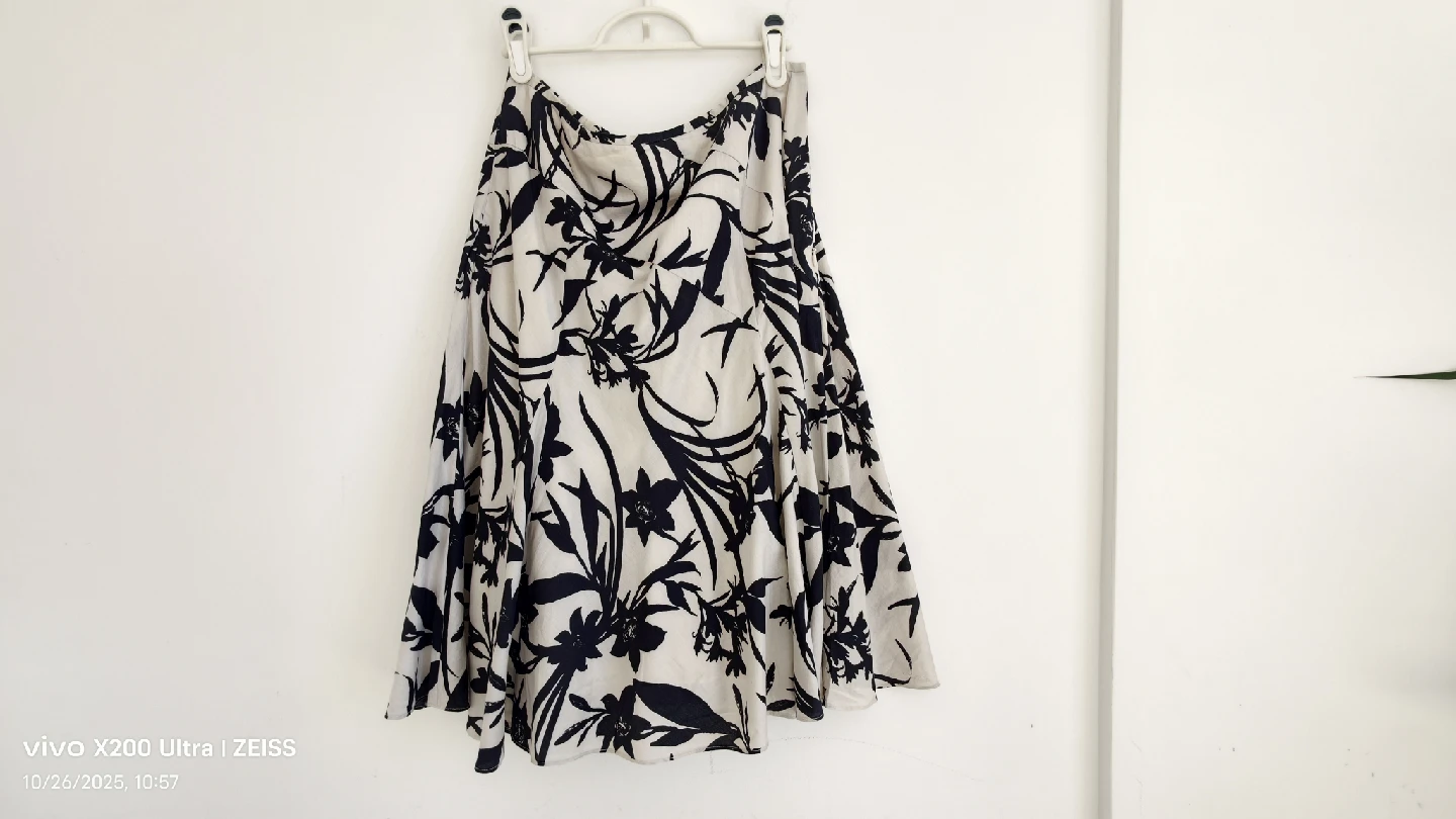 Ann Taylor Floral Skirt - Size 8