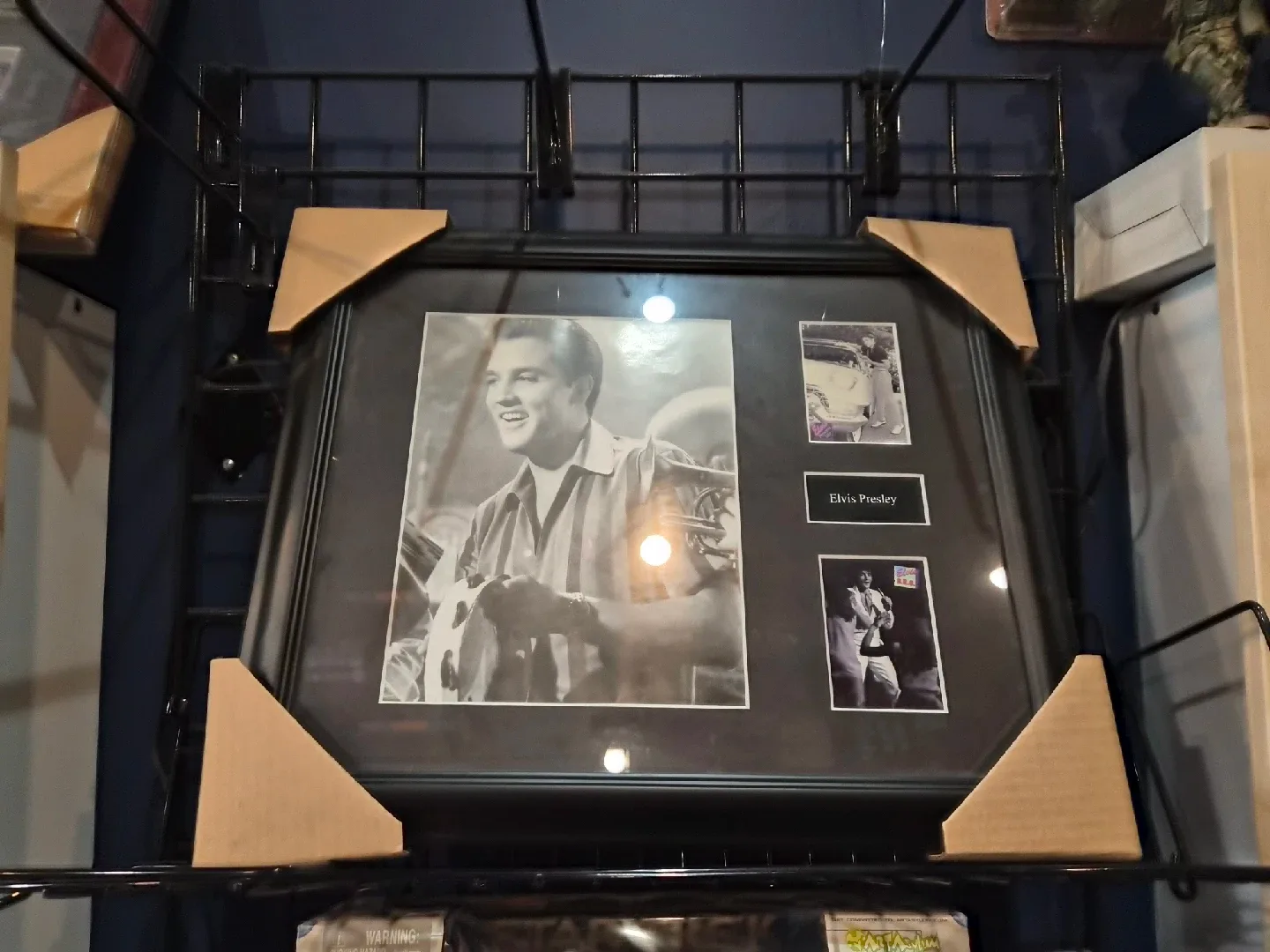Elvis Presley Framed Picture image indicator(2)