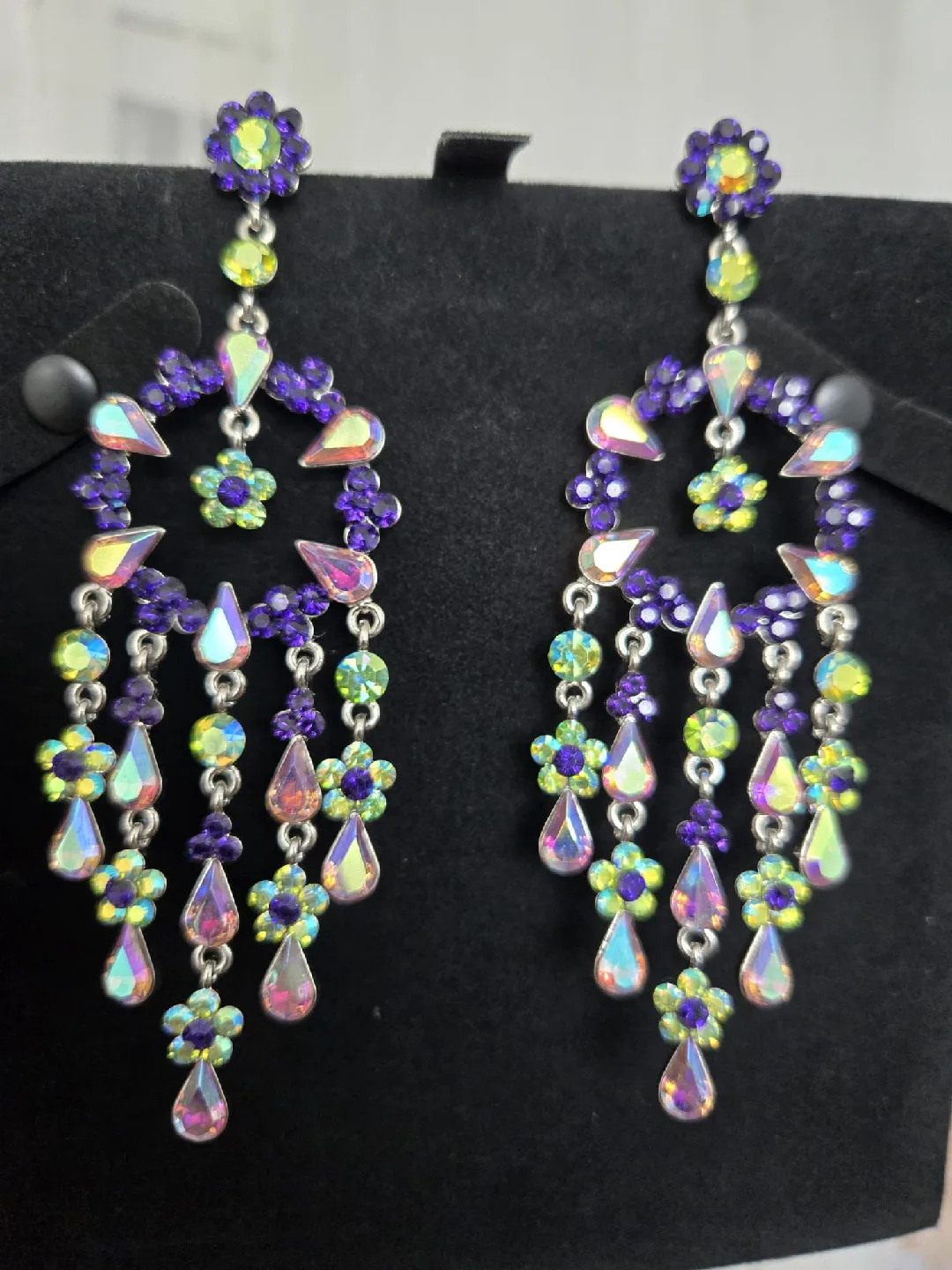 Assorted Dangle Earrings image indicator(6)