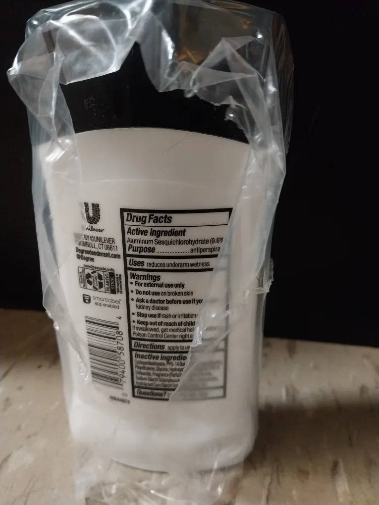 Degree Ultraclear Black+White Antiperspirant Deodorant image indicator(2)