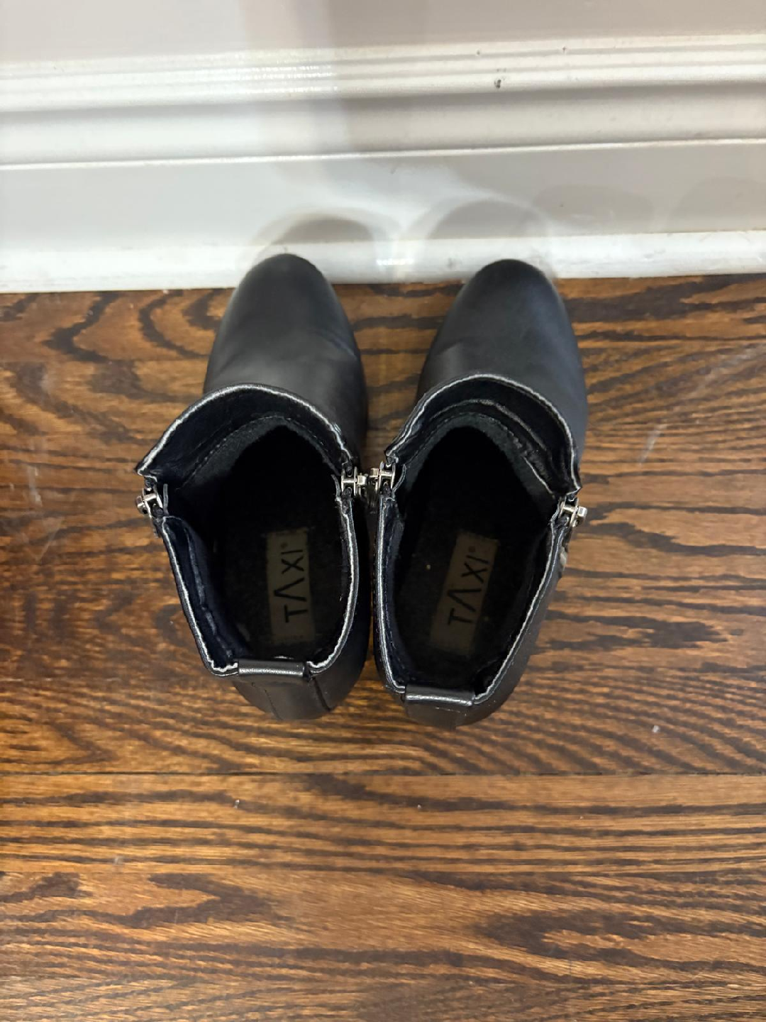 Taxi Black Ankle Boots Size 7 - photo 5