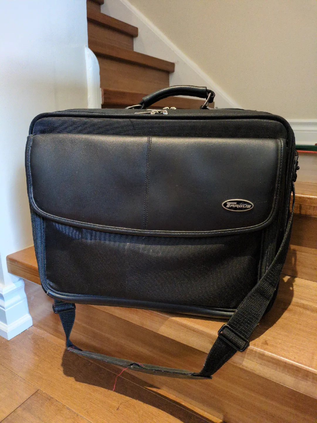 Targus Black Laptop Bag thumbnail