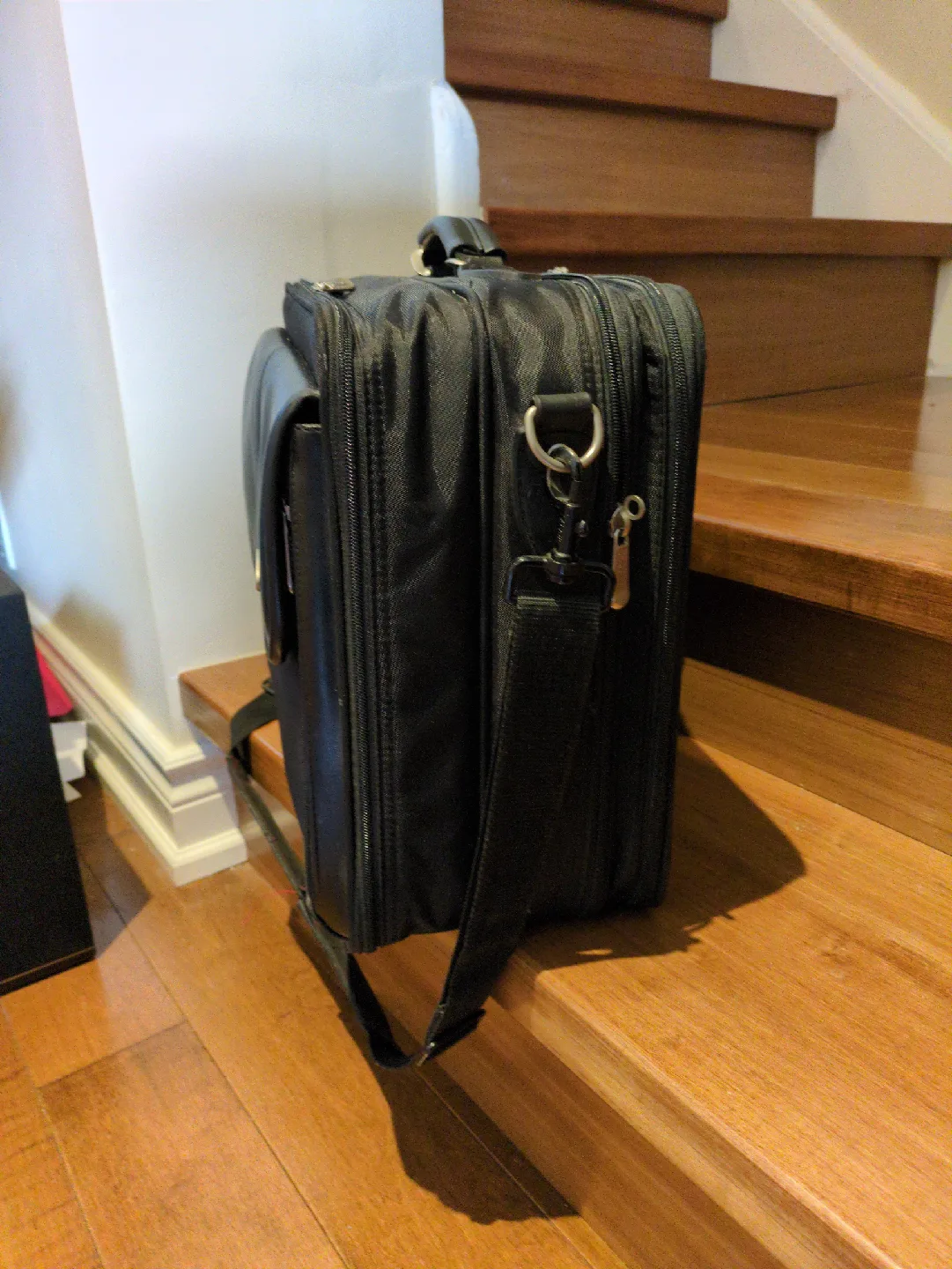 Targus Black Laptop Bag image indicator(2)