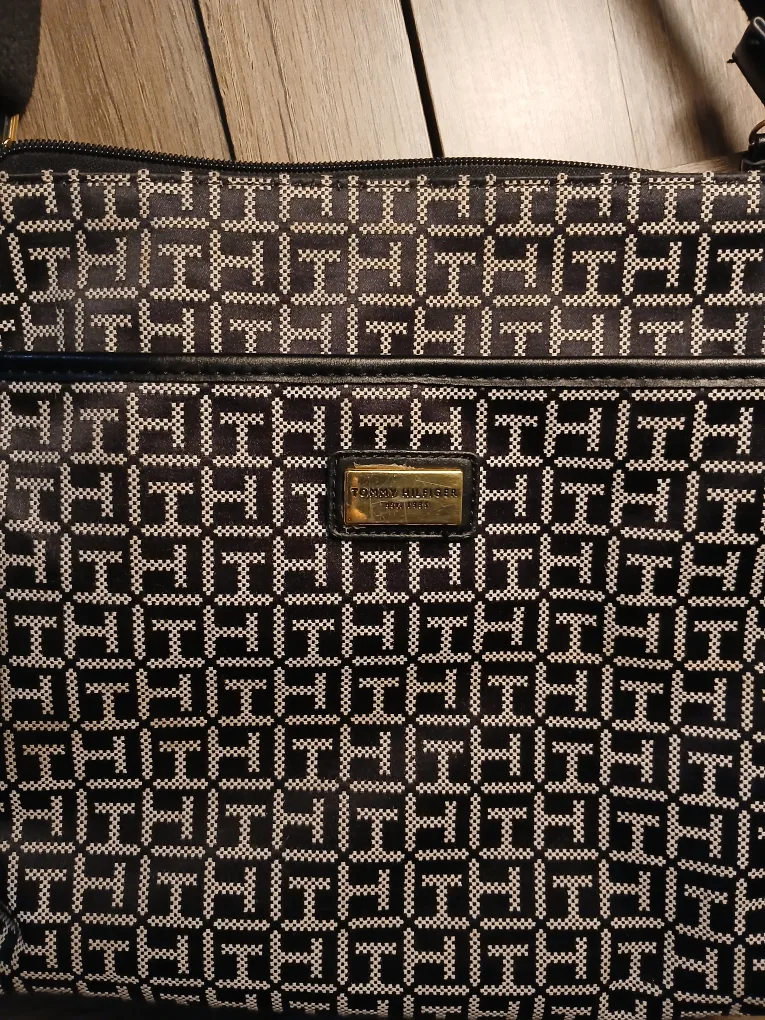 Tommy Hilfiger Crossbody Bag image indicator(2)