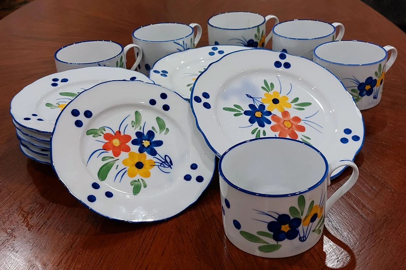 Vintage Floral Dinnerware Set thumbnail