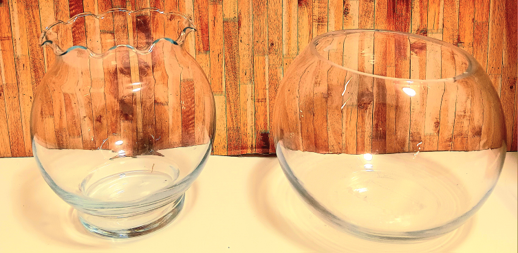 💐🐠🍬Two Glass Bowls🍬🐠💐