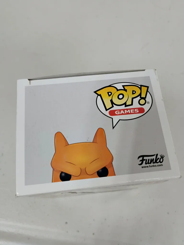 Funko Pop! Games: Pokemon - Charizard #843 image indicator(2)