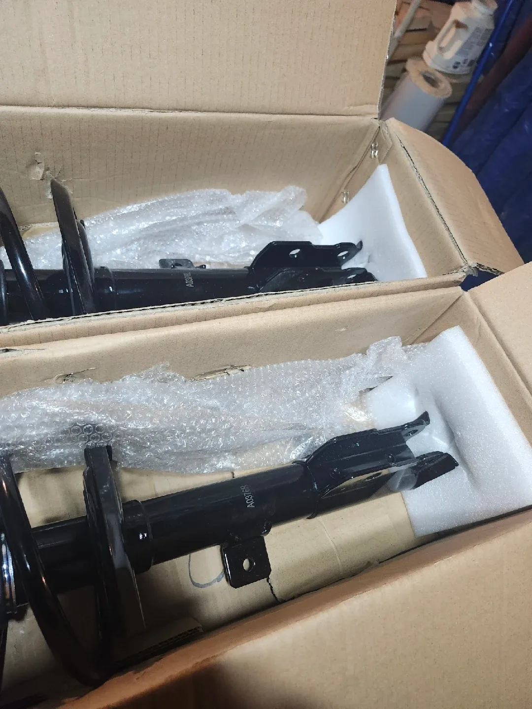 AutoShack Complete Strut Set - New in Box image indicator(4)