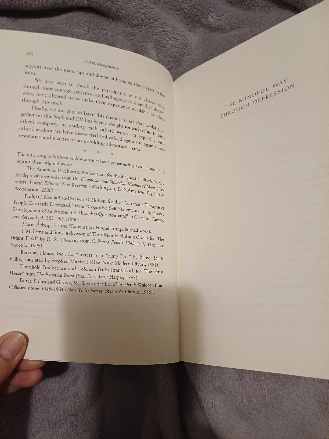 Book: The Mindful Way through Depression, includes a CD image indicator(6)