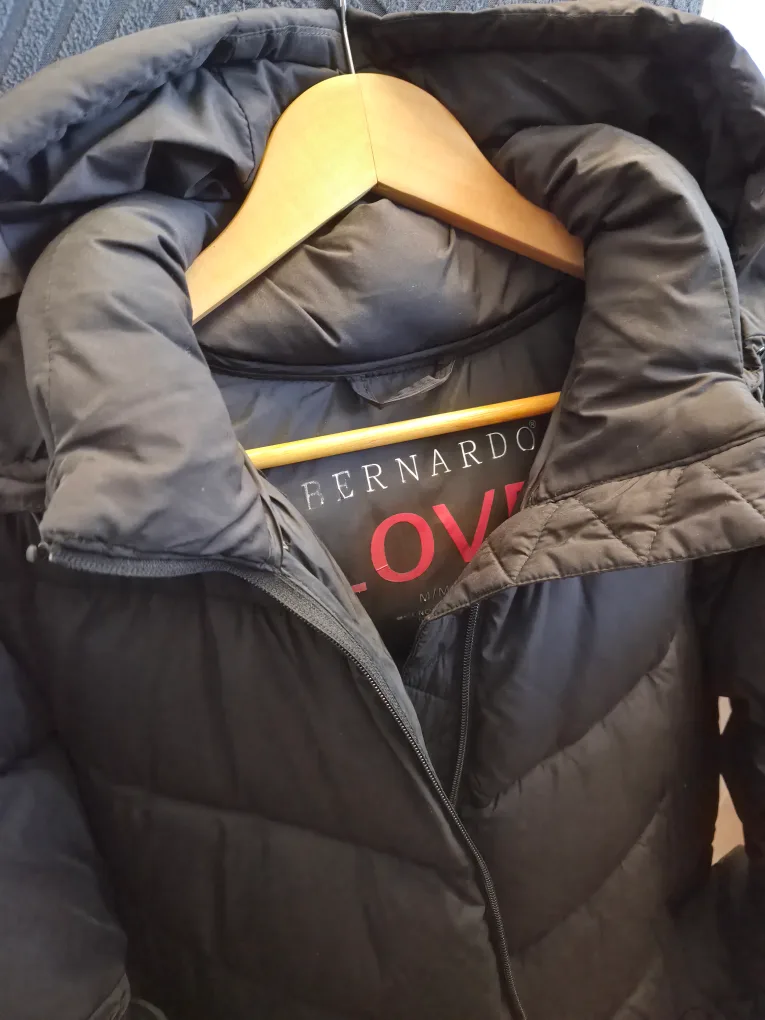 Bernardo Black Puffer Jacket - Size M image indicator(2)