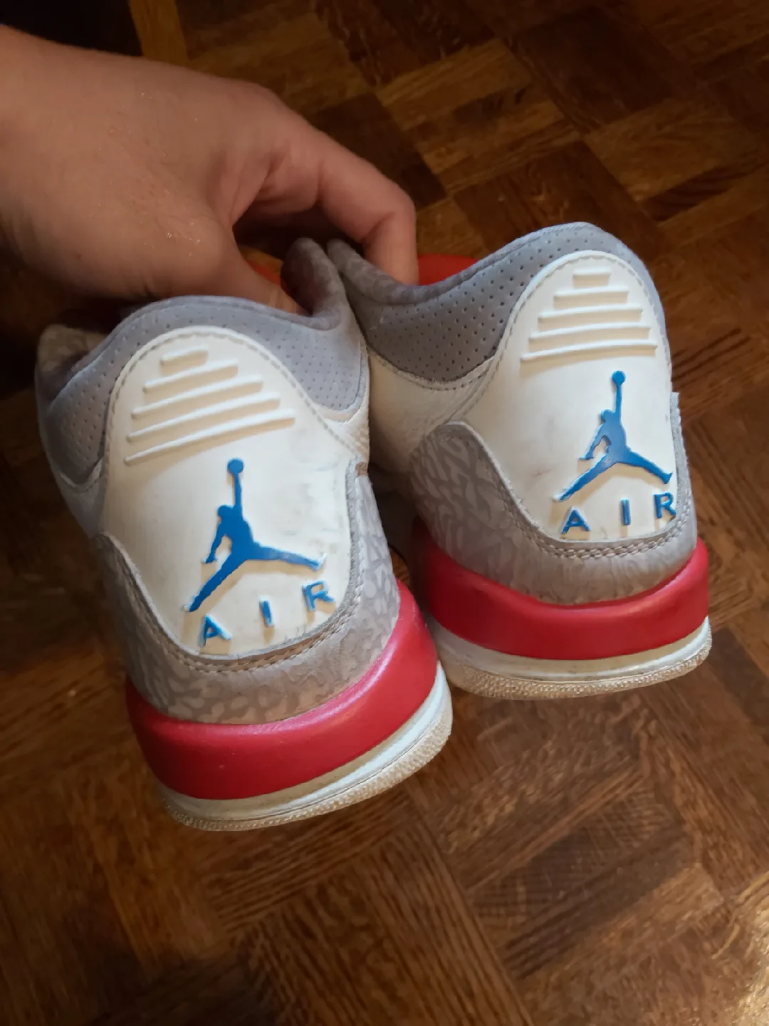 Air Jordan 3 Retro, Size 6.5Y image indicator(3)