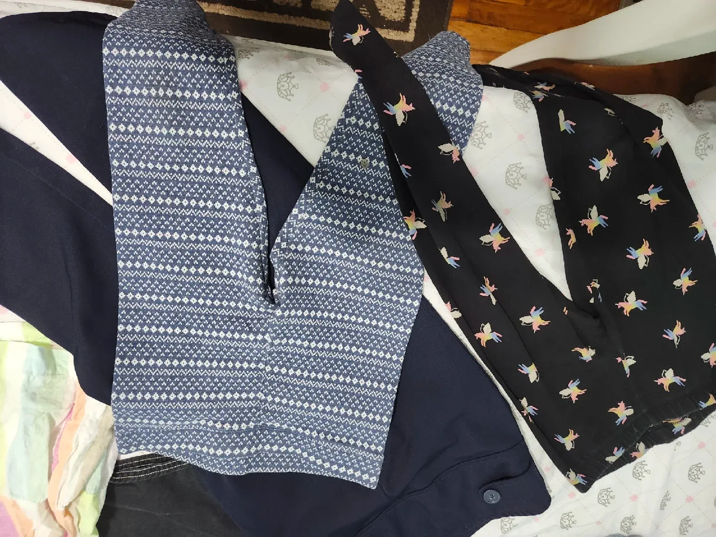 Beautiful Girls' Dresses - Various Styles  age 5 to 7 image indicator(7)