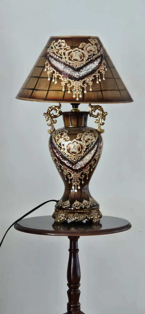 Vintage Brown & Gold Table Lamp