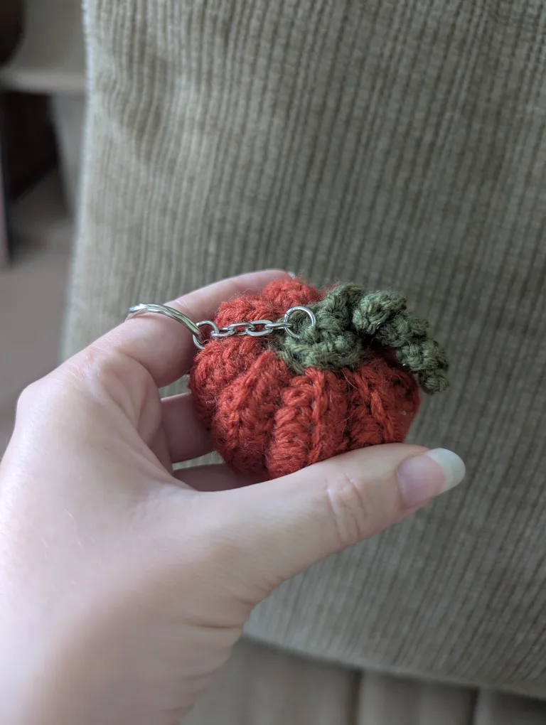 Crochet Pumpkin Keychain image indicator(5)