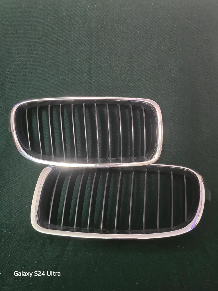 OEM 3 Series BMW Chrome Grille image indicator(3)