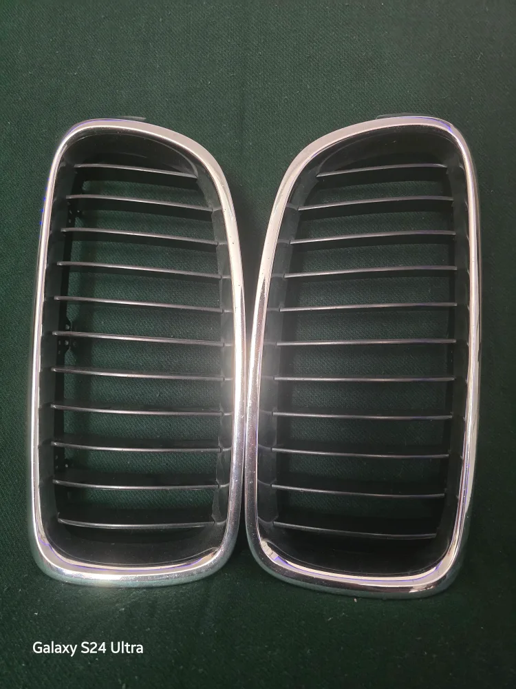 OEM 3 Series BMW Chrome Grille thumbnail