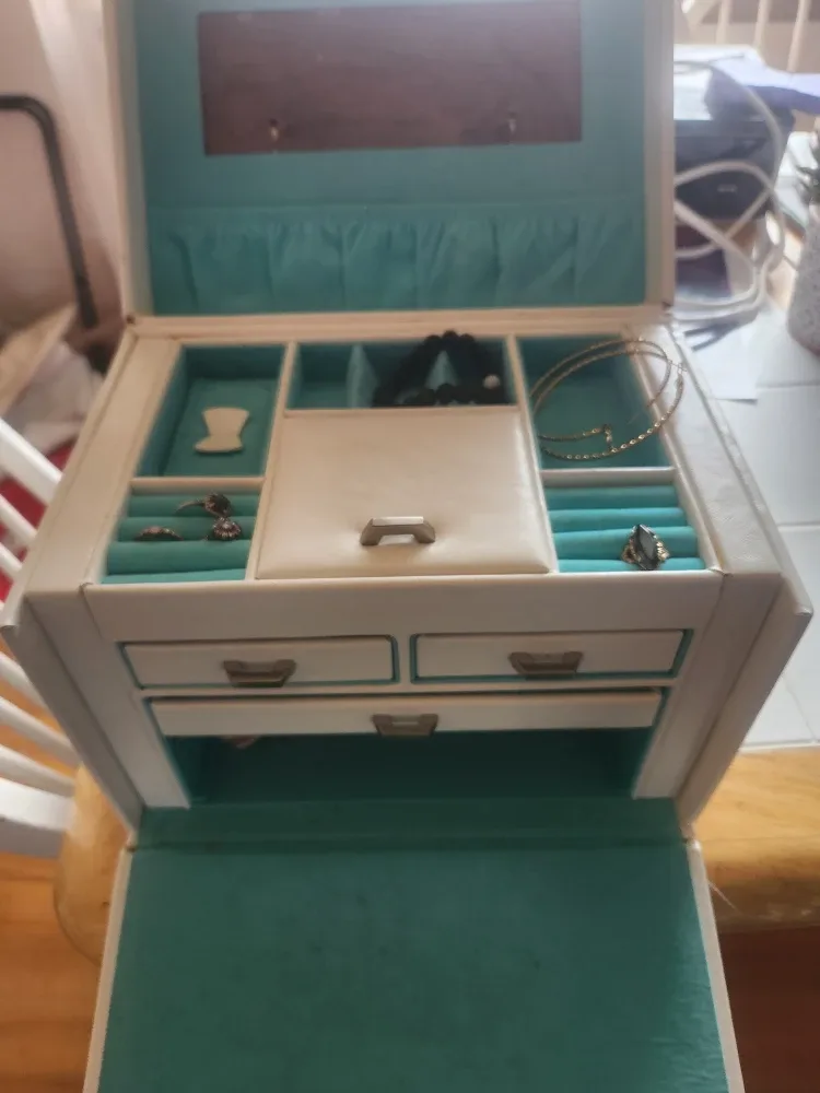 Prada White Jewellery Box image indicator(3)