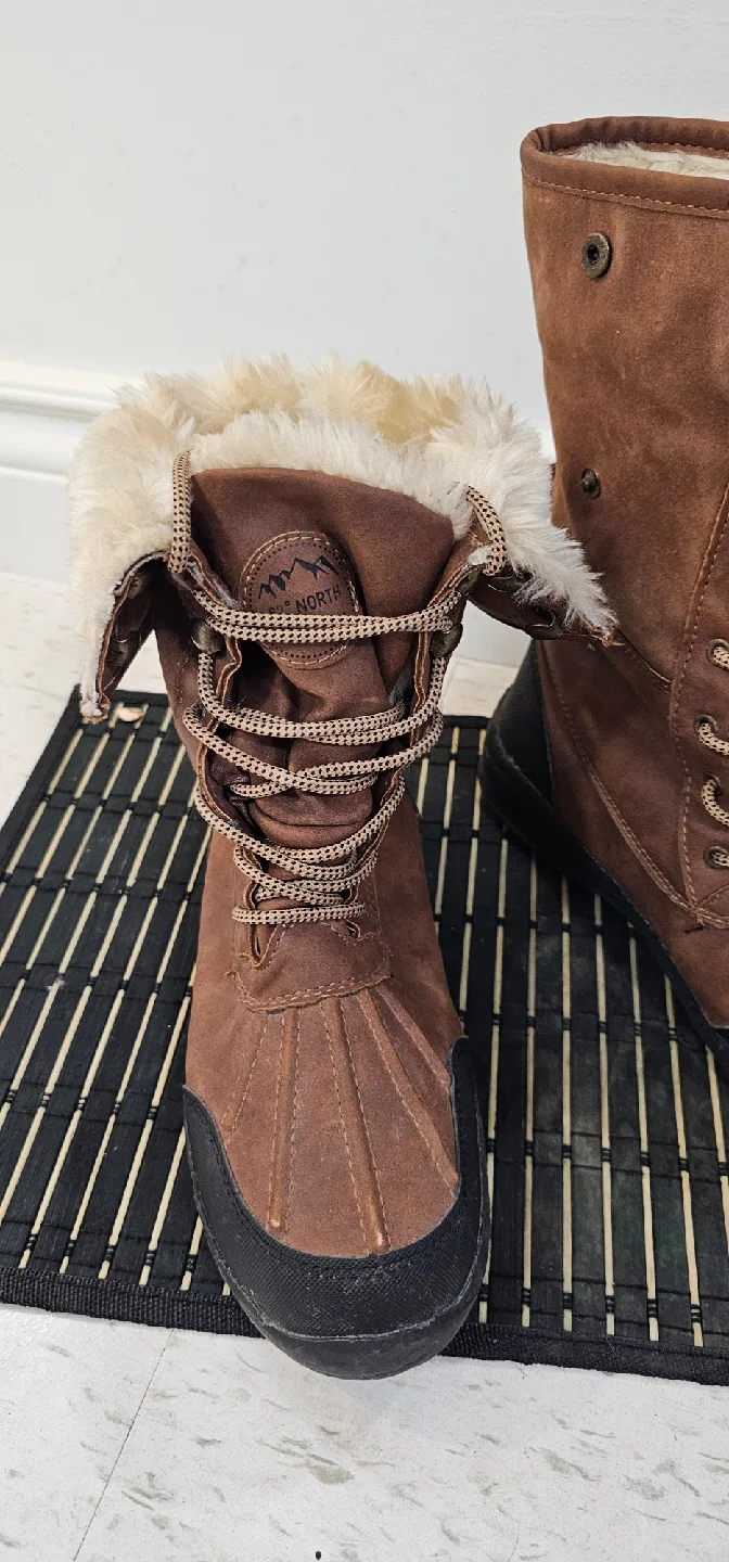 North Face Brown Winter Boots - Size 8 image indicator(4)