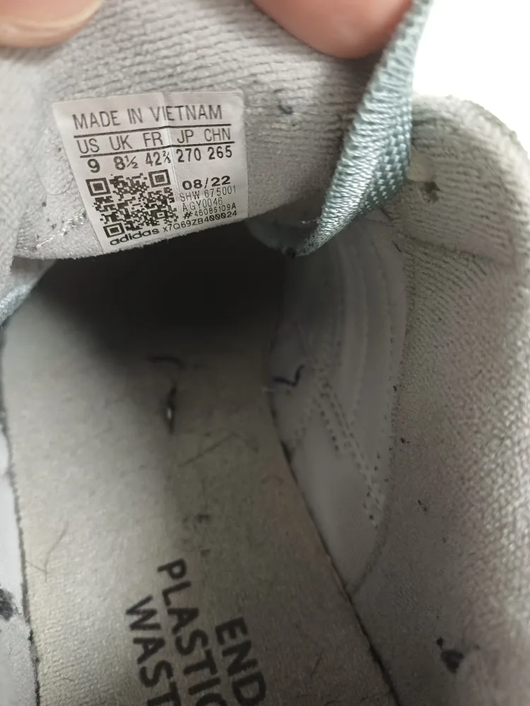 Adidas & New Balance Sneakers image indicator(8)