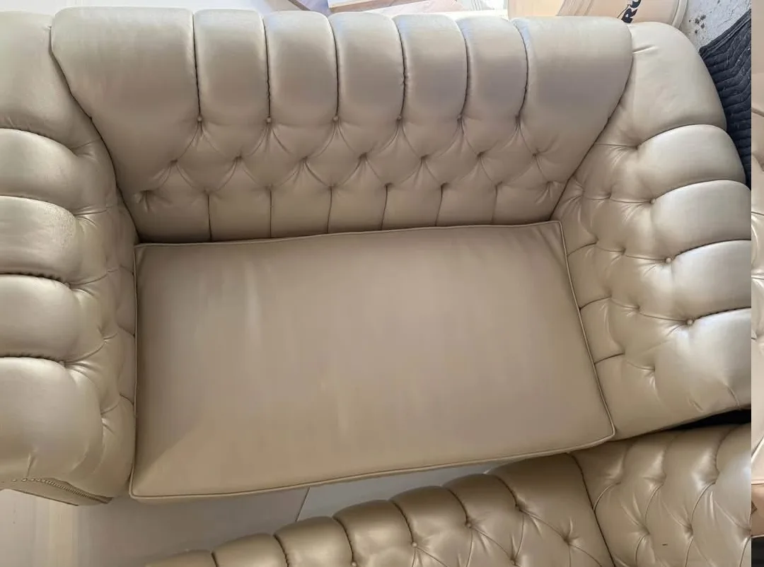 Tufted Leather Loveseat image indicator(4)