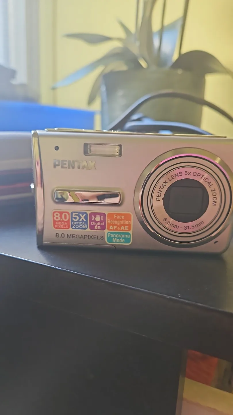 Pentax 8.0 Megapixels Digital Camera thumbnail