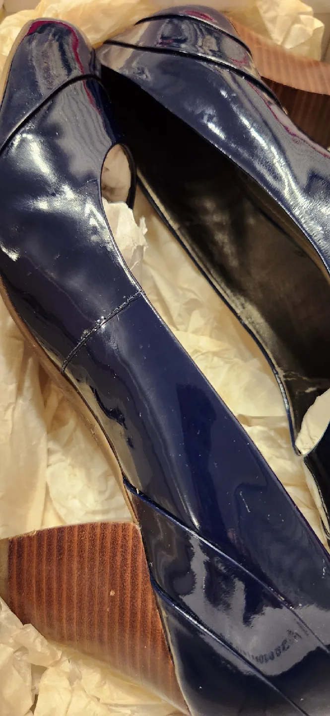 Clarks Aerial View Navy Patent Heels - Size 7.5 image indicator(6)