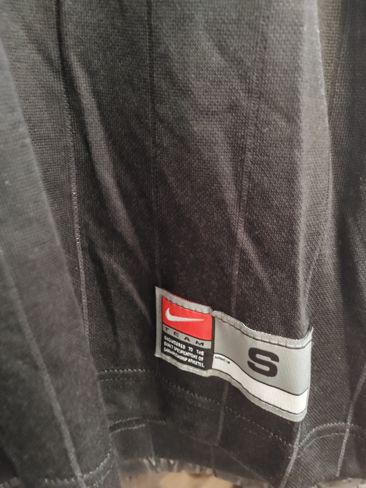 💚NIKE VINTAGE BRAND NEW BLACK SOCCER JERSEY/SHIRT SIZE SMALL - photo 3