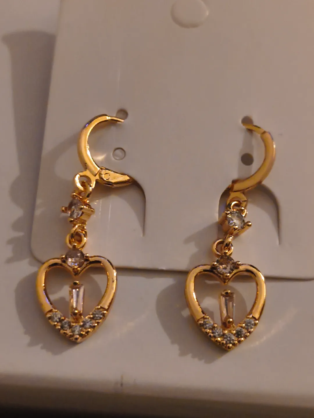 Heart-Shaped Gold Earrings thumbnail