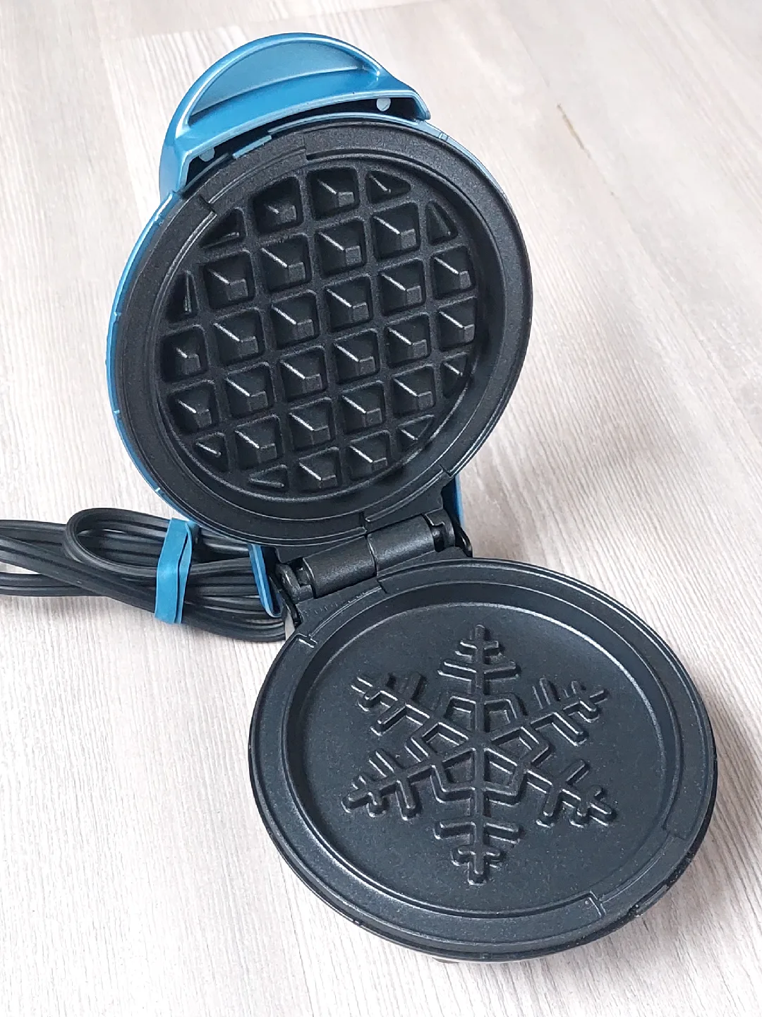 Dash Snowflake Mini 4" Waffle Maker - Blue thumbnail