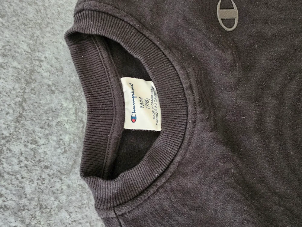 Puma Black Hoodie - Size YM... $10 each image indicator(7)