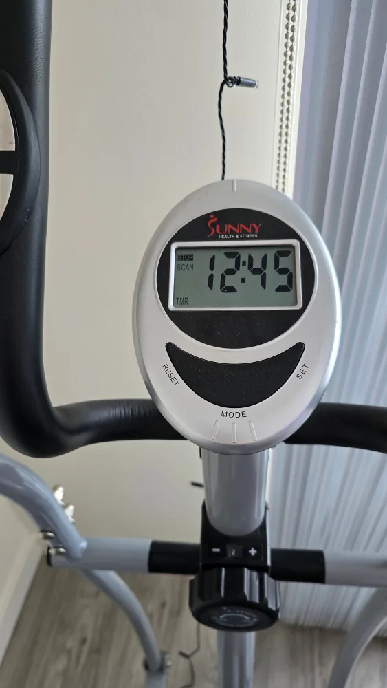 Sunny Health & Fitness Elliptical Machine image indicator(2)