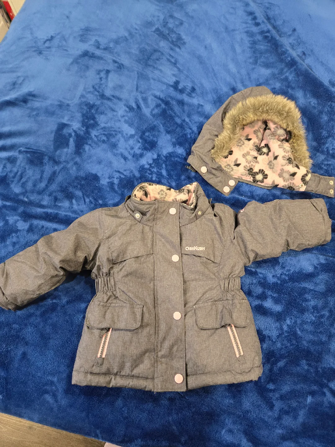 OshKosh B'gosh Snowsuit Set - 18 months image indicator(2)