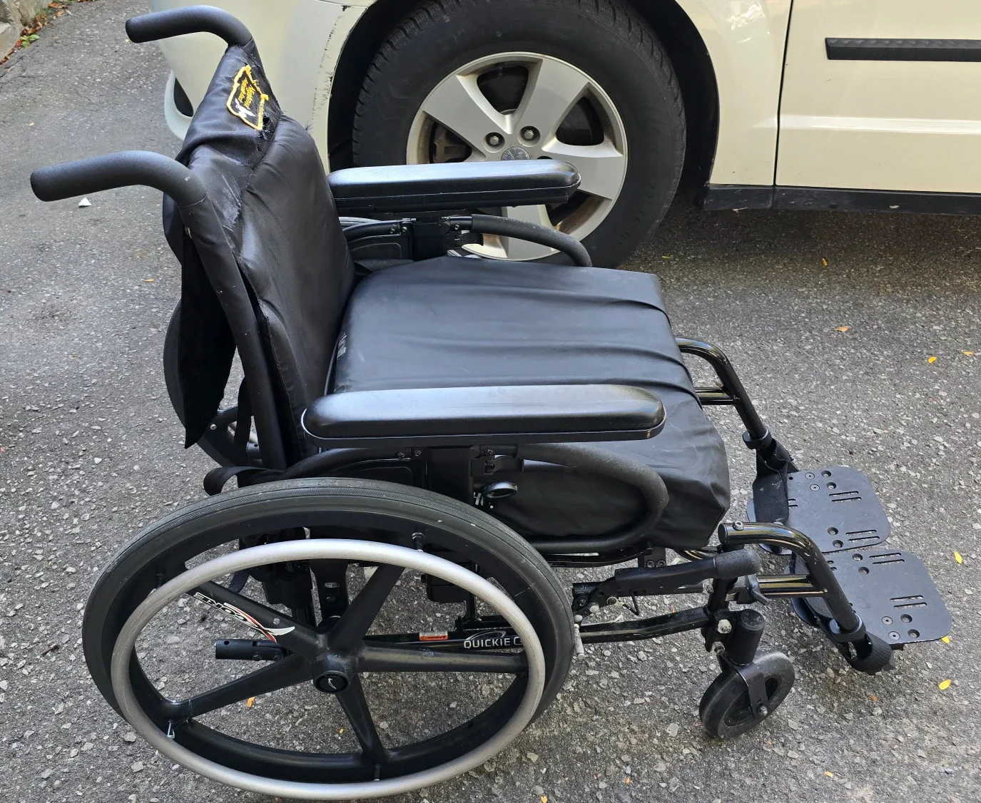 Tilt Quickie Wheelchair image indicator(4)