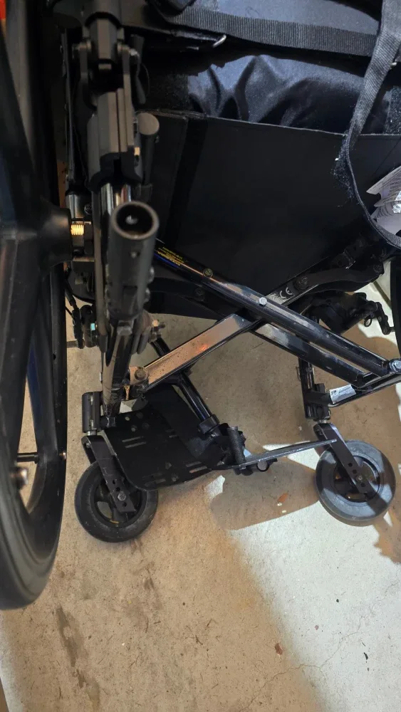 Tilt Quickie Wheelchair image indicator(5)